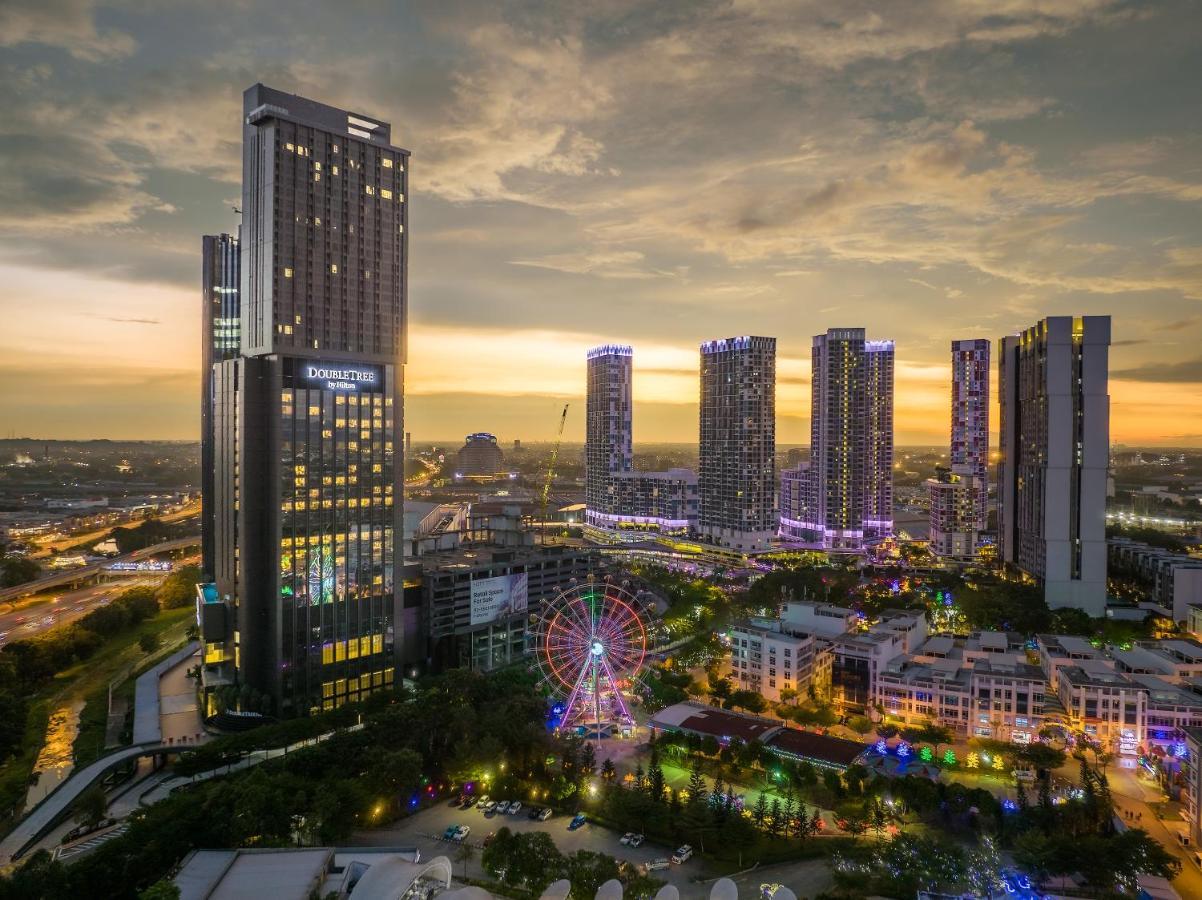 Doubletree By Hilton Shah Alam I-City Esterno foto Vincom Center