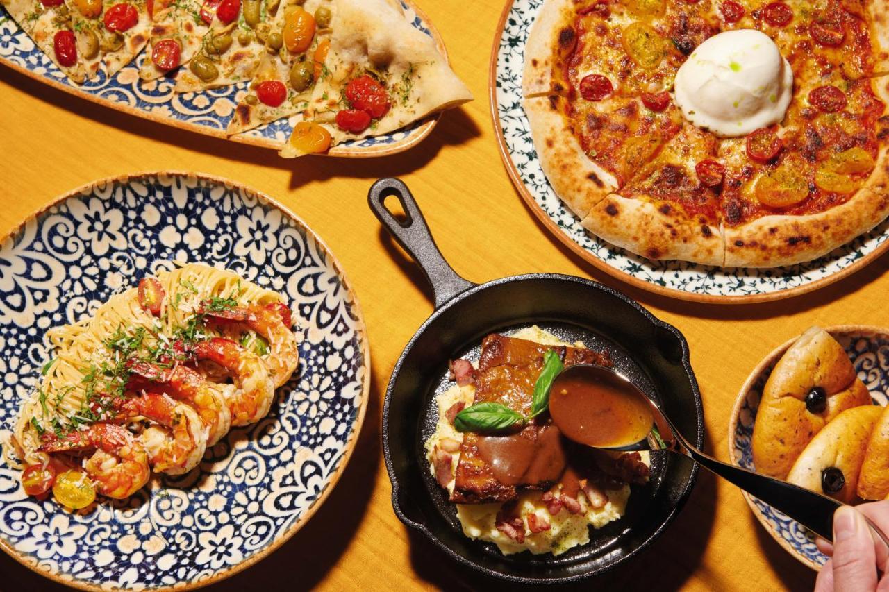 Doubletree By Hilton Shah Alam I-City Esterno foto A selection of dishes from the restaurant