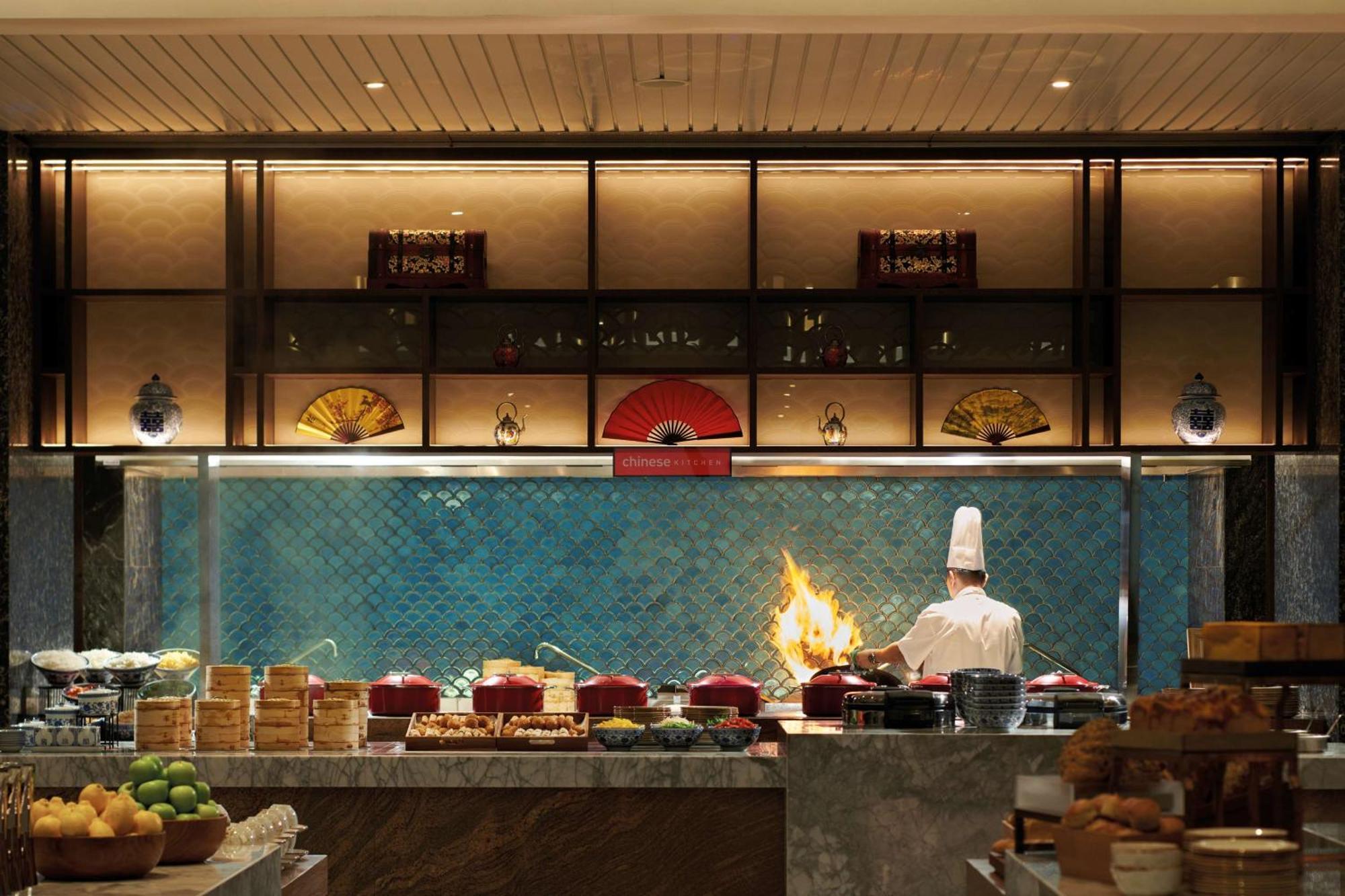 Doubletree By Hilton Shah Alam I-City Esterno foto Live kitchen at the hotel